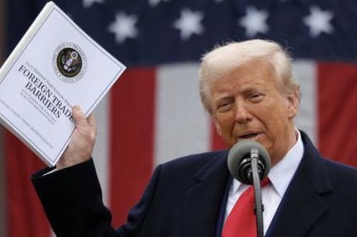 Thương chiến do ông Donald Trump khởi xướng khiến các công ty thiệt hại 34 tỷ USD