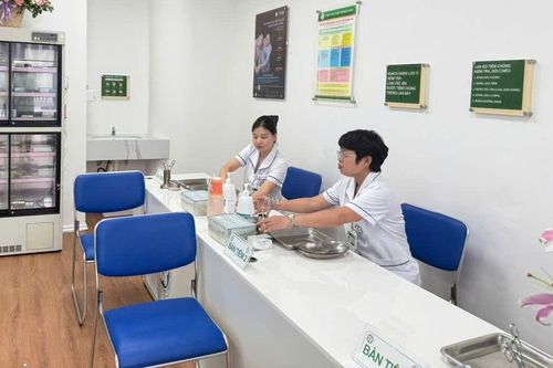 Vì sao người cao tuổi và người có bệnh nền nên tiêm vaccine cúm?
