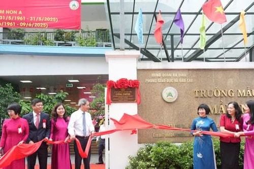Ba Đình: Gắn biển công trình cải tạo, xây dựng Trường Mẫu giáo mầm non A