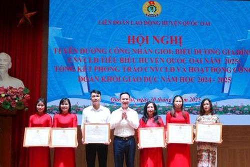 Quốc Oai tôn vinh công nhân giỏi, gia đình lao động tiêu biểu