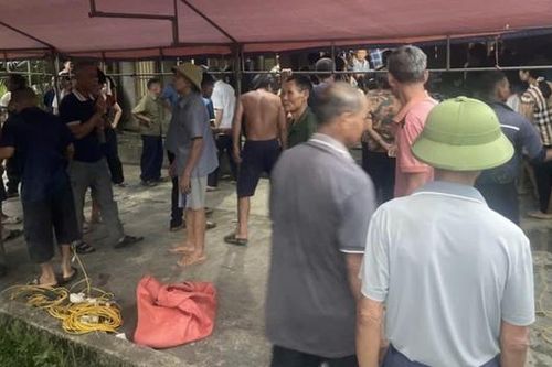 Người đàn ông bị sét đánh tử vong khi đang gặt lúa