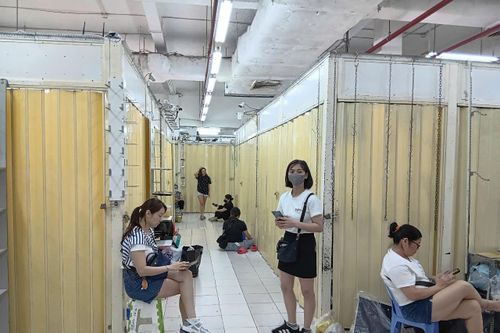 Tiểu thương ở Saigon Square có động thái lạ sau khi bị kiểm tra