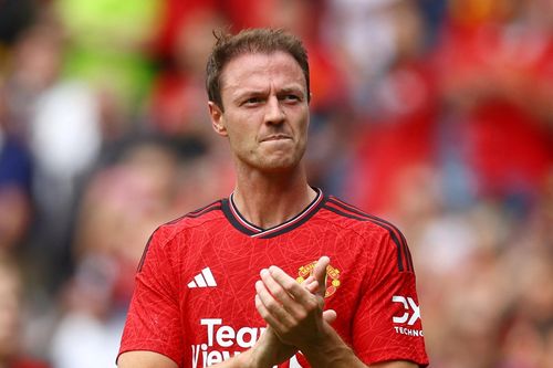 Jonny Evans giải nghệ