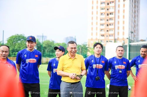 Lãnh đạo VFF gặp gỡ, động viên tinh thần đội tuyển Việt Nam và U22 quốc gia