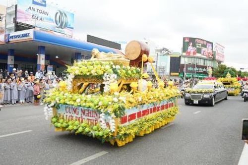 Trang nghiêm lễ rước Xá lợi Đức Phật tại thành phố bên sông Hàn