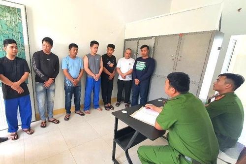 Truy xét nhanh nhóm côn đồ 'hắc y' xông vào đập phá, tạt sơn nhà dân