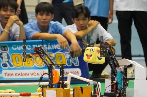 Thú vị cuộc thi sáng tạo Robocon tỉnh Khánh Hòa