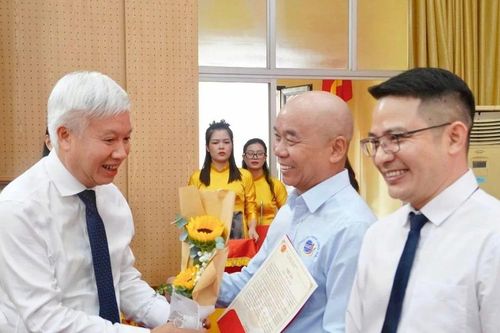 Tri ân tập thể, cá nhân xây dựng, phát triển TP Hải Dương