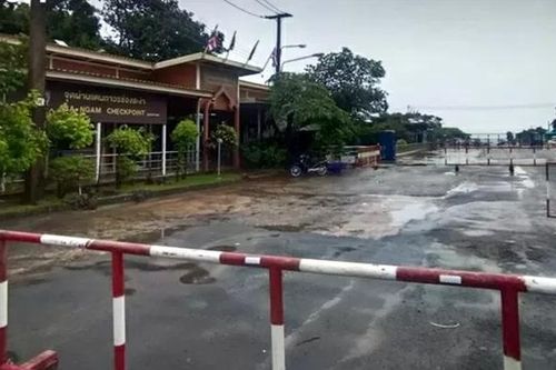 Thái Lan đóng cửa 6 trạm kiểm soát biên giới và 10 cửa khẩu tạm thời với Campuchia
