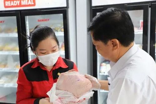 Người tố cáo C.P. bán thịt bẩn: 'Tôi nói lên sự thật, không hối hận'