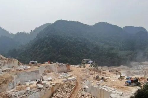 Bốn doanh nghiệp khai khoáng tại Yên Bái đồng loạt bị xử phạt vì đổ thải sai quy định, gây nguy cơ sạt lở