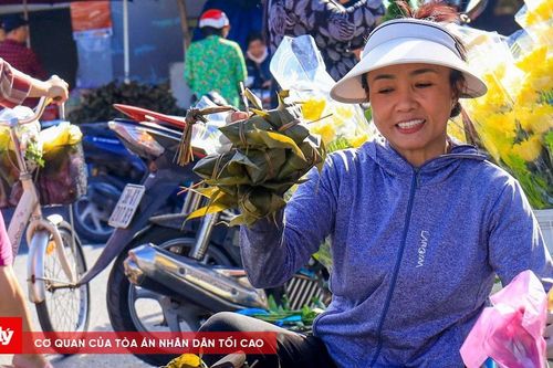 Bánh ú tro đắt khách ngày Tết Đoan ngọ ở TP.HCM