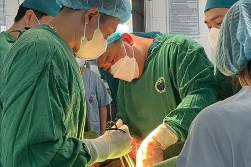 Cứu sống bệnh nhi 14 tuổi bị vỡ lá lách nguy kịch