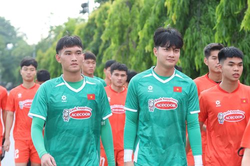 5 cầu thủ Sông Lam Nghệ An nỗ lực 'ghi điểm' trong buổi tập của U22 Việt Nam