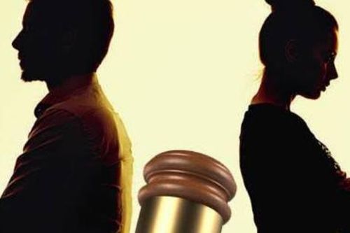 Muốn ly hôn nhưng chồng không chịu ký đơn, vợ phải làm sao?