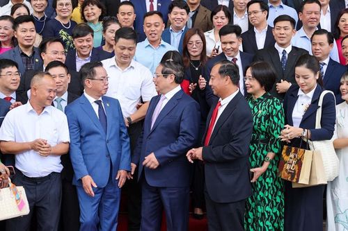 Chính phủ cam kết tháo gỡ loạt vướng mắc từ đất đai, thủ tục đến vốn và hạ tầng