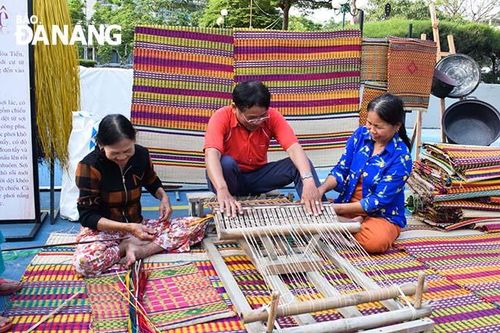 Bảo tồn, phát huy giá trị văn hóa dân gian trong đời sống đô thị