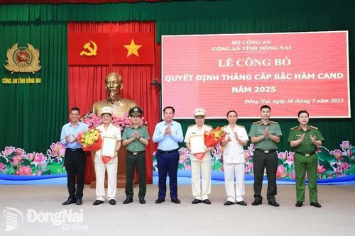 Công an Đồng Nai công bố các quyết định về công tác cán bộ
