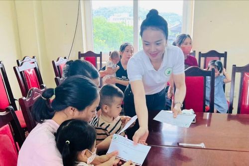 Trao yêu thương đến bệnh nhi