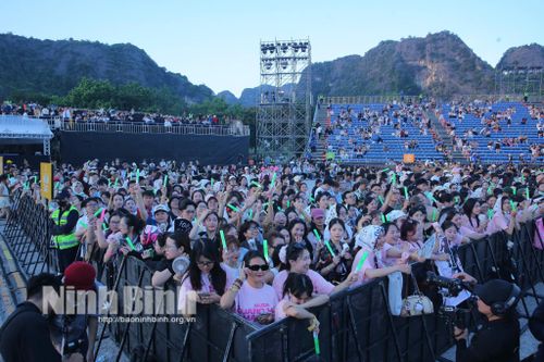 Hàng vạn người đổ về Tràng An dự Lễ hội âm nhạc - sáng tạo 'Forestival 2025'