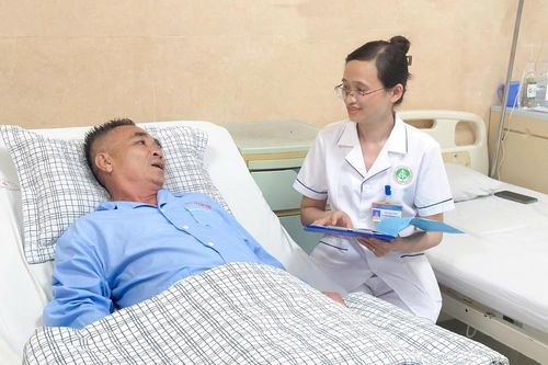 Tận tụy với nghề, tận tâm với người bệnh