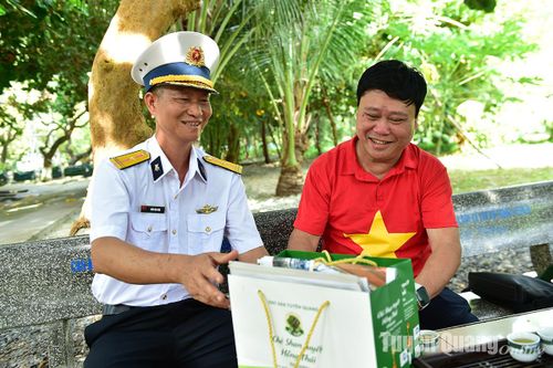 Nhiều phần quà ý nghĩa gửi tặng quân và dân trên Quần đảo Trường Sa và Nhà giàn DK1