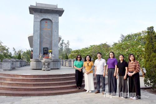 Nhà báo Huỳnh Thúc Kháng