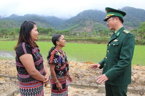 Bồi dưỡng kỹ năng giao tiếp bằng tiếng dân tộc thiểu số cho cán bộ chiến sĩ biên phòng