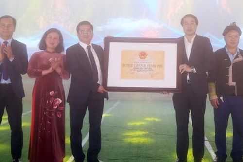 Lễ công bố và đón nhận Bằng xếp hạng Di tích danh thắng cấp tỉnh đối với đỉnh Ngũ Chỉ Sơn