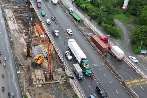 Nguyên nhân giàn cẩu thi công nút giao Mỹ Thủy đổ sập vào xe đang lưu thông trên đường