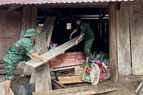 Nghệ An: Giúp nhân dân khắc phục hậu quả sau mưa lũ