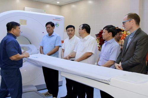 Thứ trưởng Y tế dự khai trương hệ thống chụp PET/CT ở Hải Dương