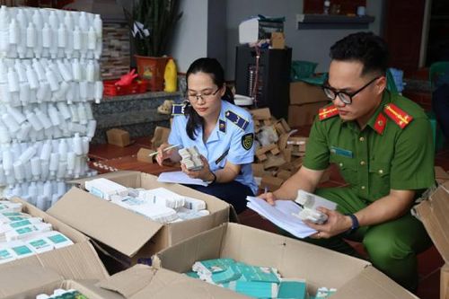 Doanh nghiệp ồ ạt xin rút số tiếp nhận công bố mỹ phẩm, có phải né hậu kiểm?