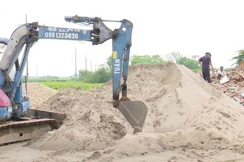 San lấp đất nông nghiệp tại xã Hương Ngải