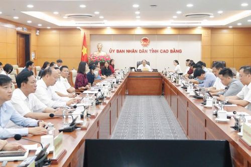 Thủ tướng Chính phủ Phạm Minh Chính tọa đàm với doanh nghiệp, hiệp hội doanh nghiệp về phát triển kinh tế tư nhân