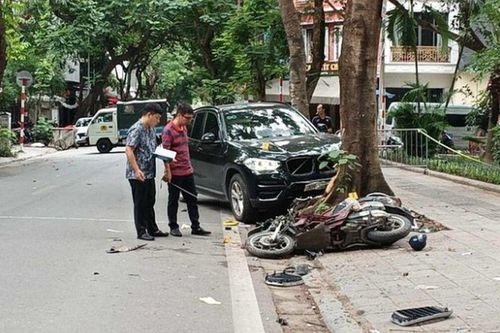 Vụ tai nạn giao thông ở Hà Nội, cô gái 18 tuổi bị đứt rời chân phải: Nhân chứng tiết lộ khoảnh khắc đau lòng tại hiện trường