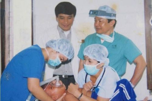 Bác sĩ Trần Thành Trai - người tham gia mổ tách song sinh Việt - Đức qua đời