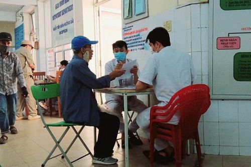 Tăng ca mắc COVID-19, Khánh Hòa đẩy mạnh khuyến cáo và chủ động phòng dịch ở cửa khẩu