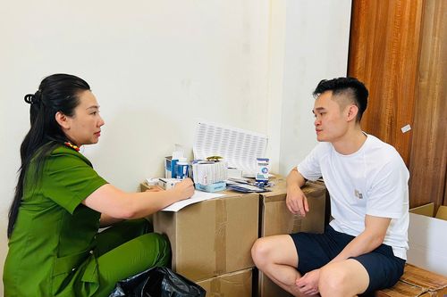 Vạch trần thủ đoạn của ổ nhóm sản xuất hơn 100 tấn thực phẩm chức năng giả