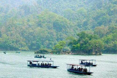 Hồ Ba Bể - Viên ngọc của núi