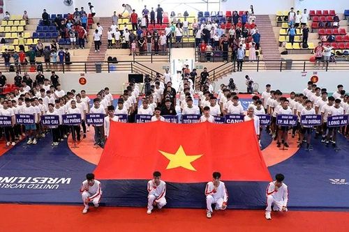 Hơn 500 vận động viên tham gia giải Vô địch các lứa tuổi trẻ Vật cổ điển, vật tự do quốc gia năm 2025