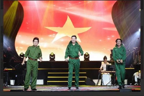 Hát bằng tình yêu quê hương, đất nước