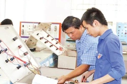 Giáo dục hướng nghiệp và định hướng phân luồng học sinh