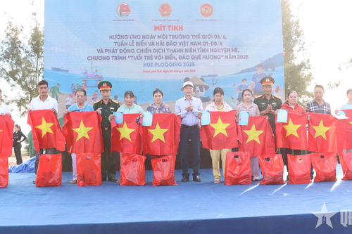 TP Huế: Phát động chiến dịch 'Thanh niên tình nguyện hè' và chương trình 'Tuổi trẻ với biển, đảo quê hương'