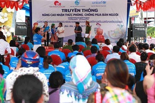 Ngăn chặn nạn mua, bán người: Phụ nữ và trẻ em gái cần sử dụng công nghệ một cách thông minh