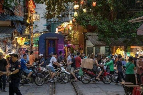 Hà Nội - nơi 'quá khứ chưa bao giờ xa rời hiện tại'