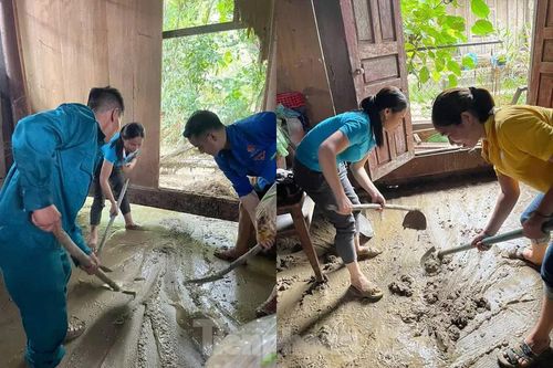 Thầy, cô nơi 'ốc đảo' tất bật dọn dẹp trường lớp sau lũ