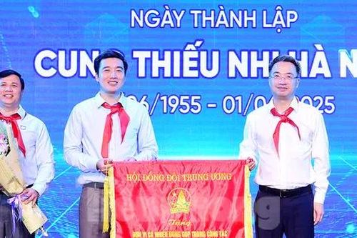Cung Thiếu nhi Hà Nội vinh dự nhận nhiều khen thưởng dịp 70 năm thành lập