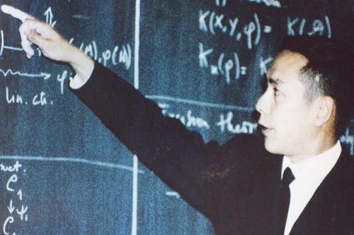 Vị giáo sư Toán học nào của Việt Nam là một tình báo nổi tiếng?