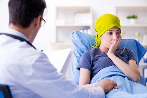 Mắc ung thư do làm việc hơn 10 giờ mỗi ngày, thường xuyên thức khuya